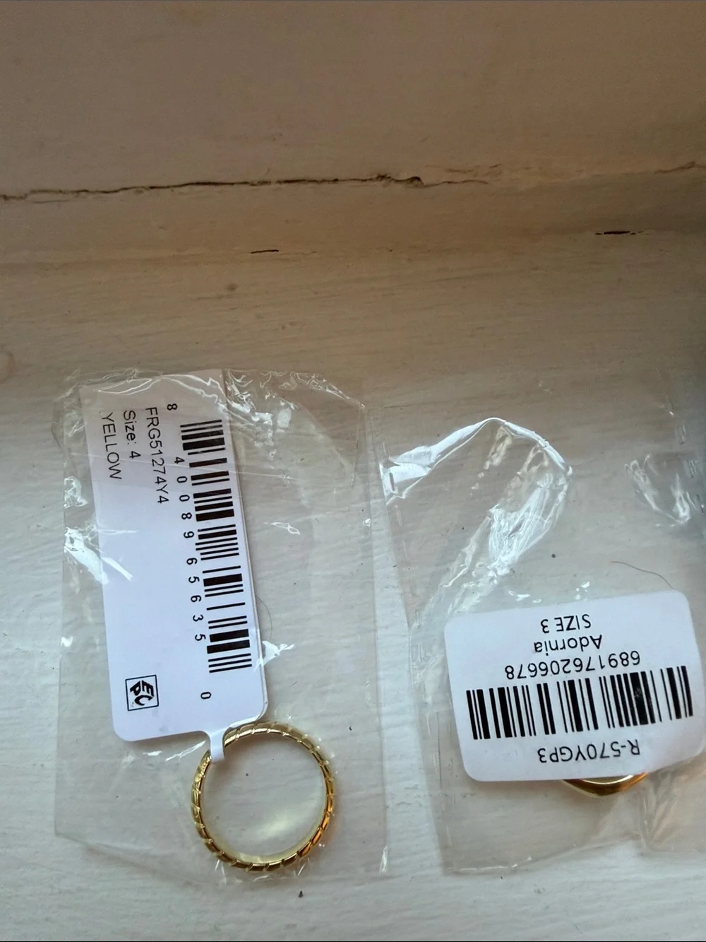 NWT Nordstrom Gold Two-Piece Ring Set - Twisted Band and V-Profile